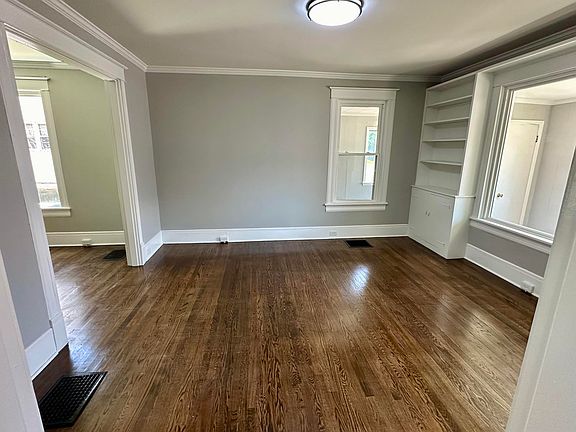 4th image of 141 N Court Ave