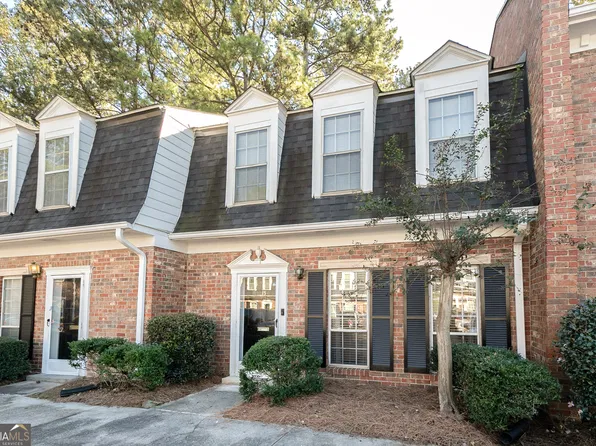 13 Queen Anne Pl NW, Atlanta, GA 30318