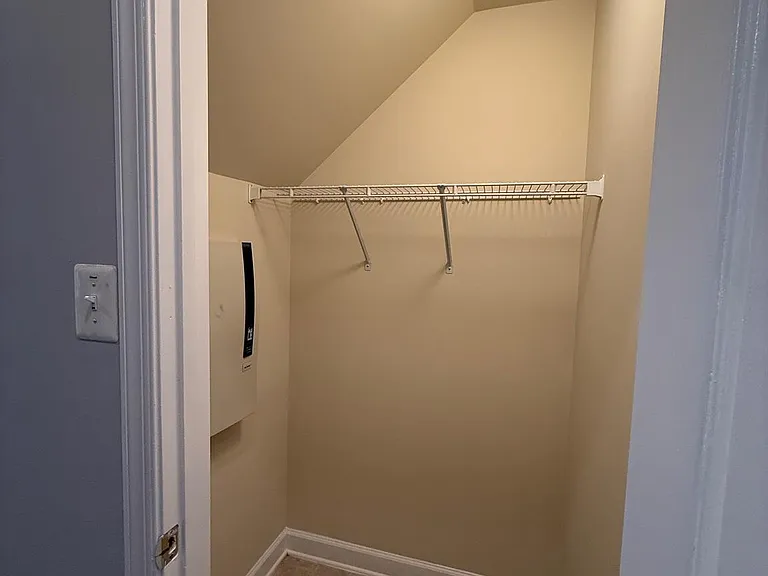 1127 Gaither Rd — Photo 8