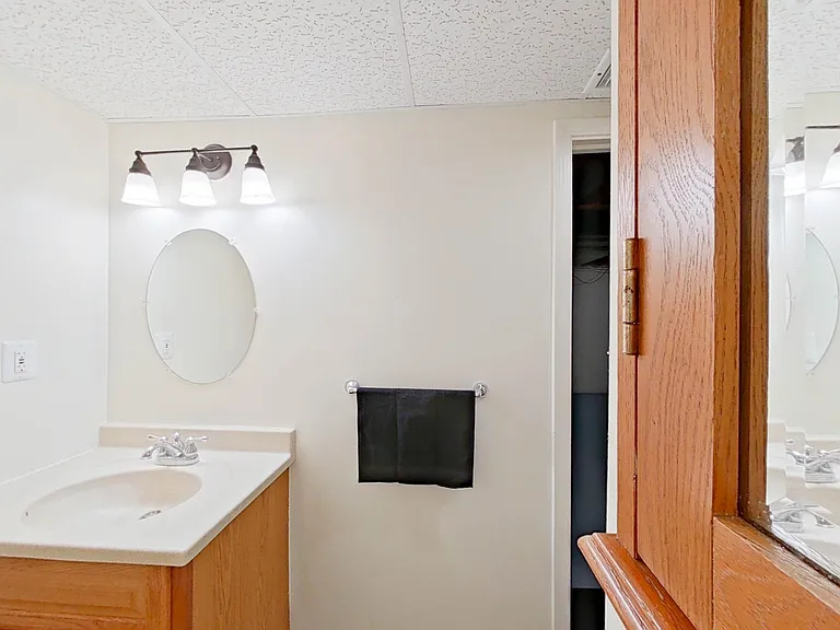 1477 Fairfax Dr — Photo 11