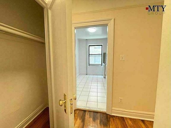4th image of 34-20 30th St #1M