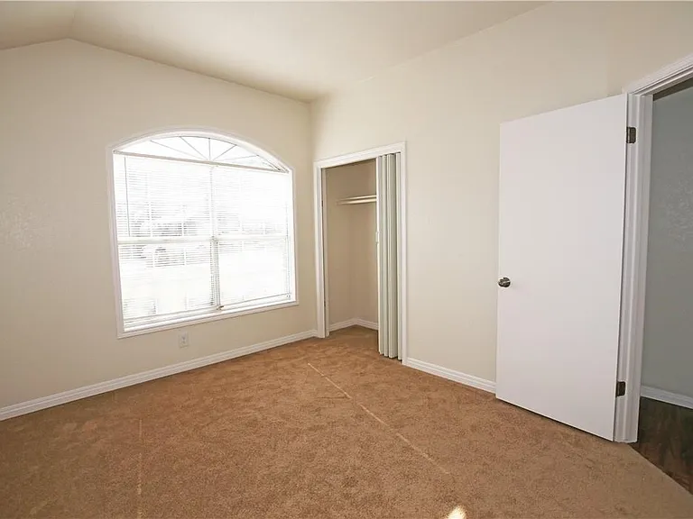 2308 Sycamore Trl — Photo 17