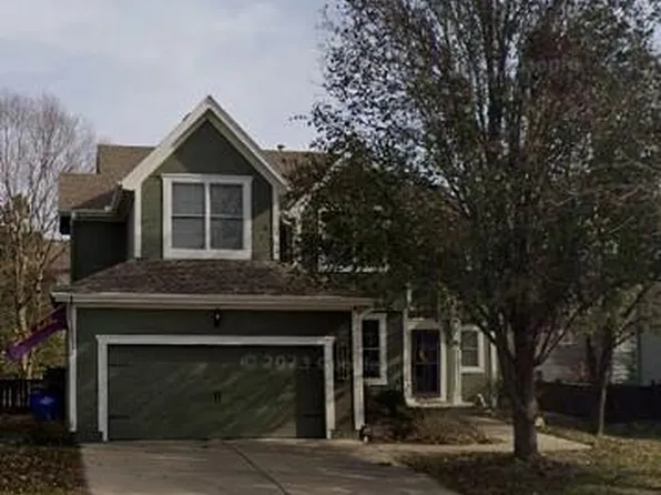 15371 S Navaho Dr, Olathe, KS 66062