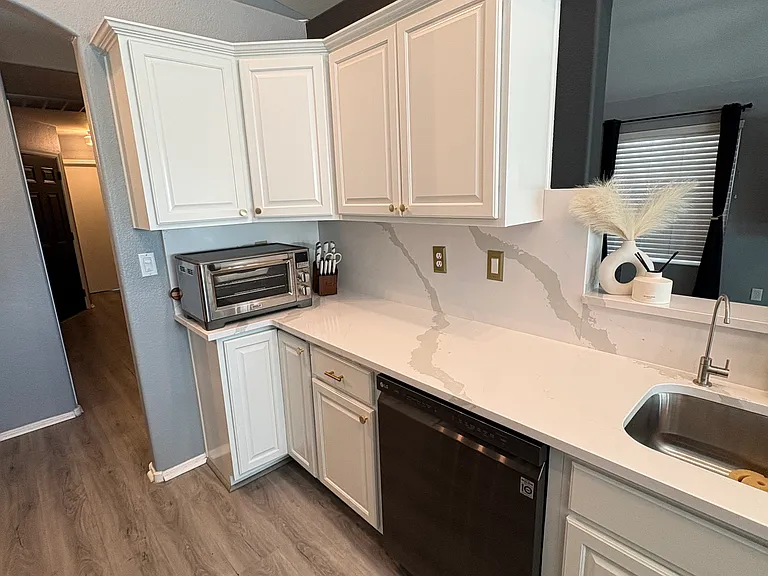 753 N Cholla St — Photo 4