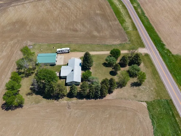 46284 268th St, Chancellor, SD 57015