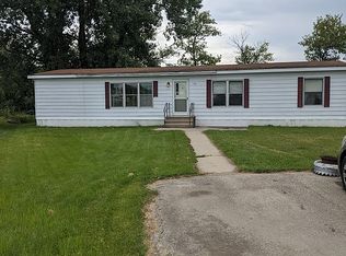 130 Foxglove Ln, Davis Junction, IL 61020