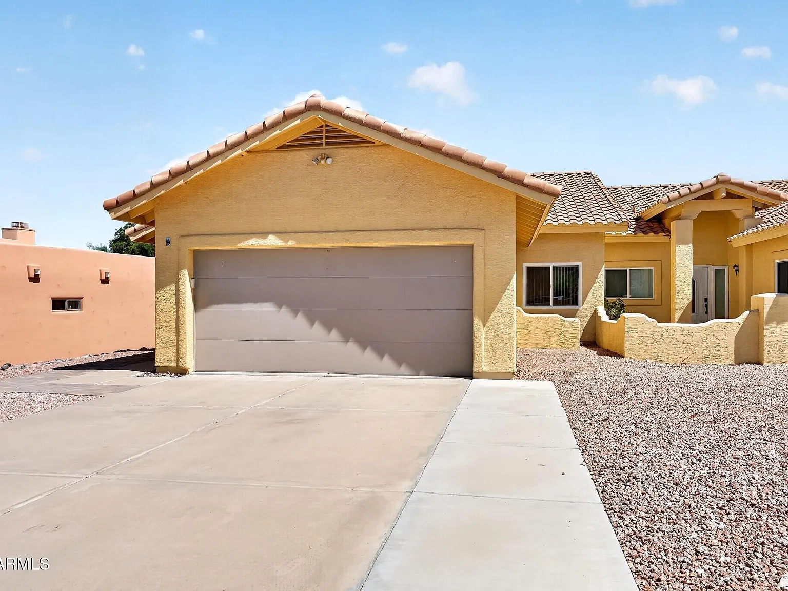 3 bed, 1600 sqft, $2,400 — Photo 2