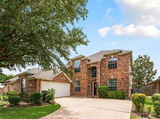 106 Foxwood Ln, Red Oak, TX 75154