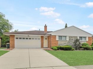 825 Ottawa Ave, Park Ridge, IL 60068