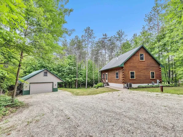 W7727 Trellis Rd, Crivitz, WI 54114
