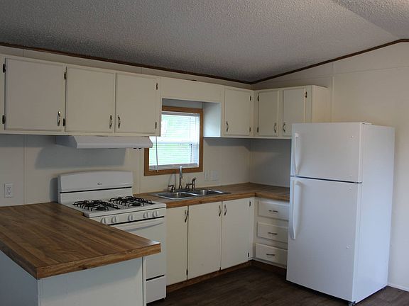 3rd image of 3700 28th St Space 221