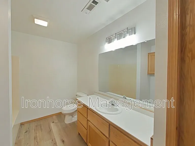8 Michael Grove Ave #10 — Photo 10