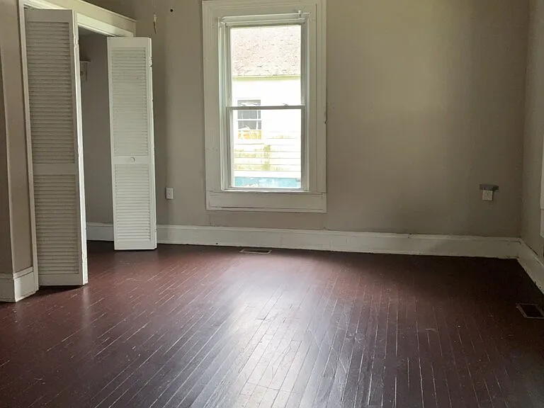 210 D St — Photo 3