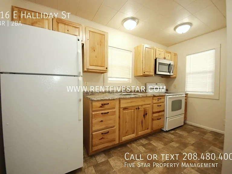 916 E Halliday St — Photo 3