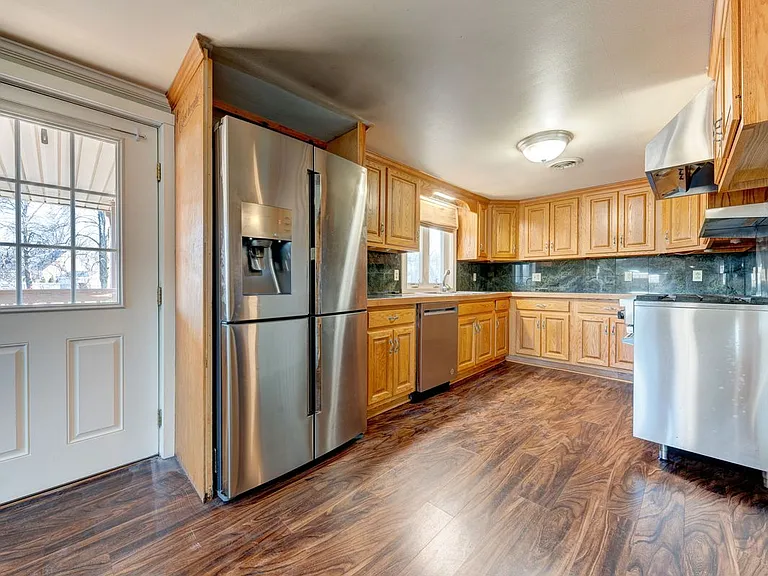1091 S Main St #2 — Photo 8