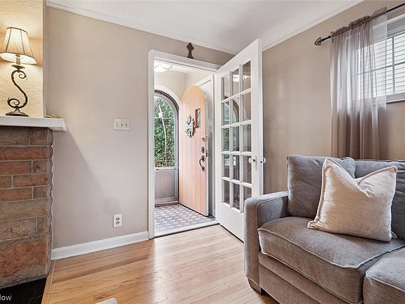 5th image of 15636 Normandy Ave
