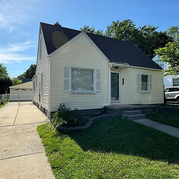 2630 Queen St — Photo 12