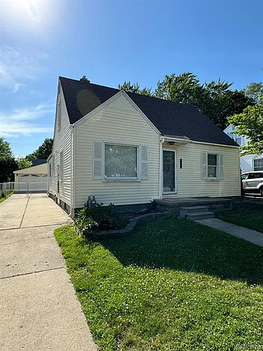 2630 Queen St Photo 1