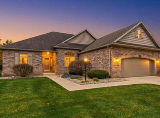 16212 Gumwood Crossing Dr, Granger, IN 46530