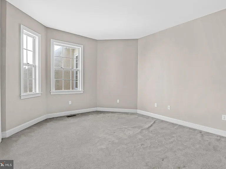 63 Old Barn Dr — Photo 24