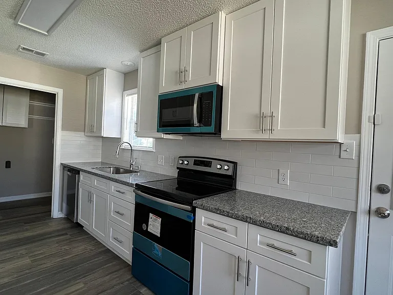 119 Kentshire Ln — Photo 5