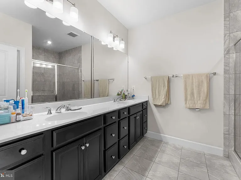 8773 Elsing Green Dr — Photo 4
