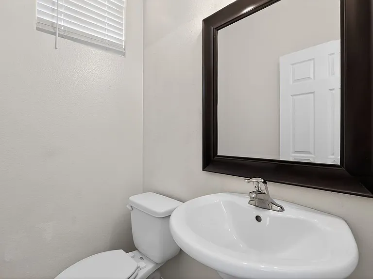 5841 Delaney Falls St — Photo 8