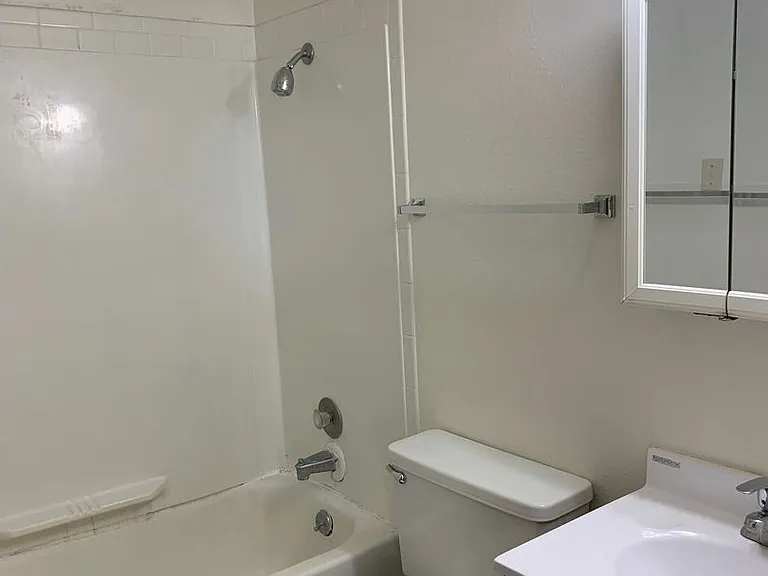Park Place West Apartments — Photo 25