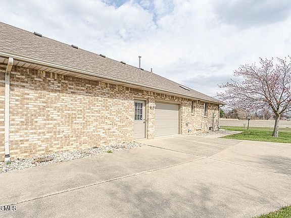 4th image of 1347 Oaktree Ct