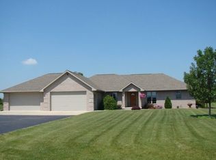 2550 Skyline Oaks Dr, De Pere, WI 54115