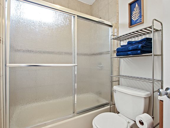 2nd image of 2709 1/2 W Vernon Ave