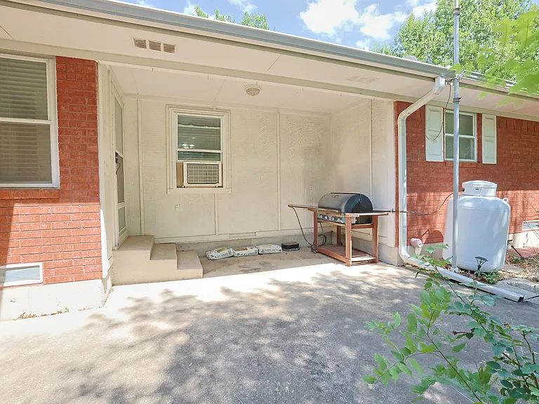 2550 W Lucas Rd — Photo 12