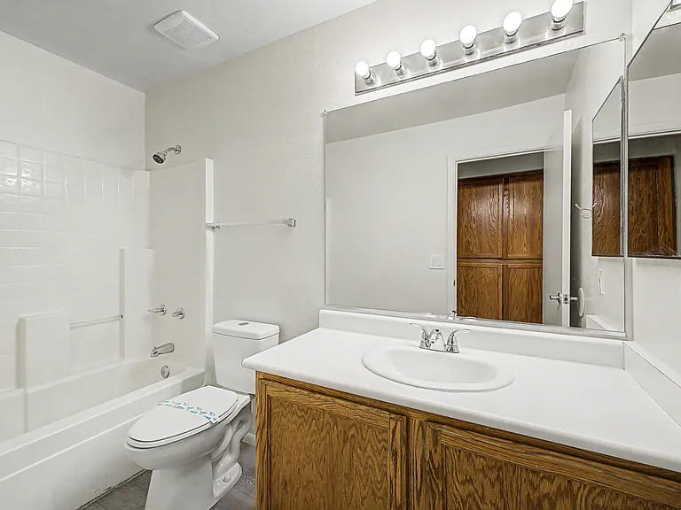 12402 N 41st Ave — Photo 26