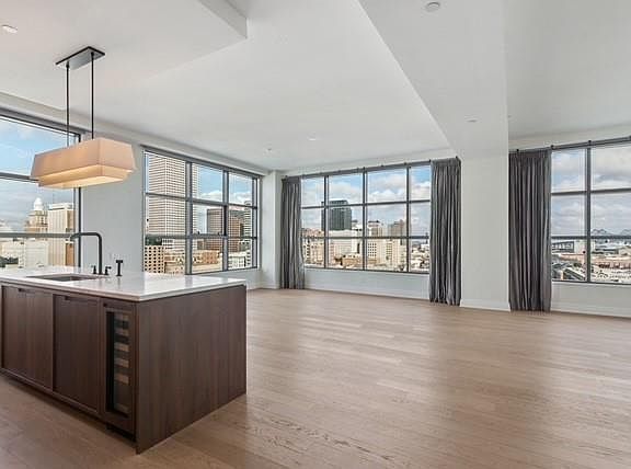 2nd image of 1001 Julia St Unit 12E