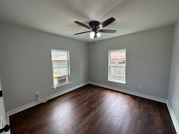 2nd image of 2618 Cloyde St