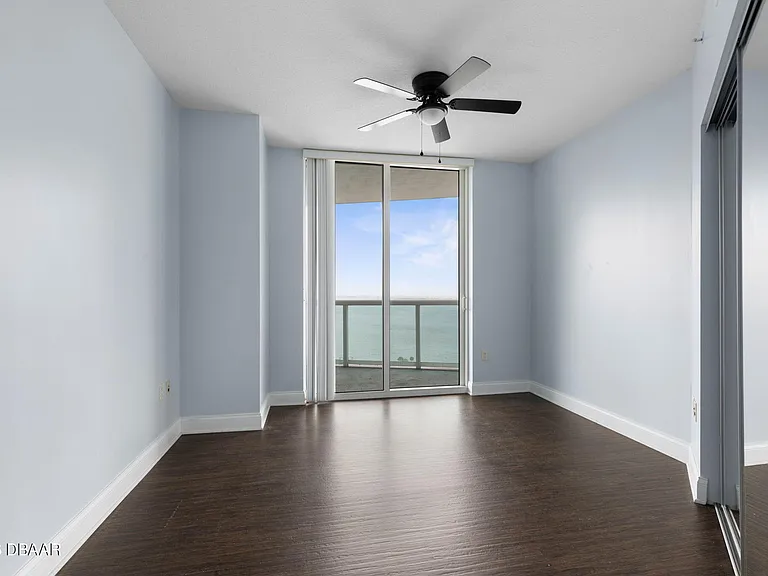 241 Riverside Dr #1710 — Photo 42