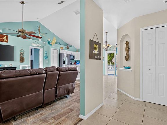 5th image of 39627 GREENBRIER STREET