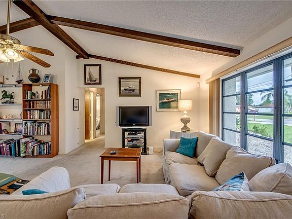 5th image of 1523 SE 10th Ave