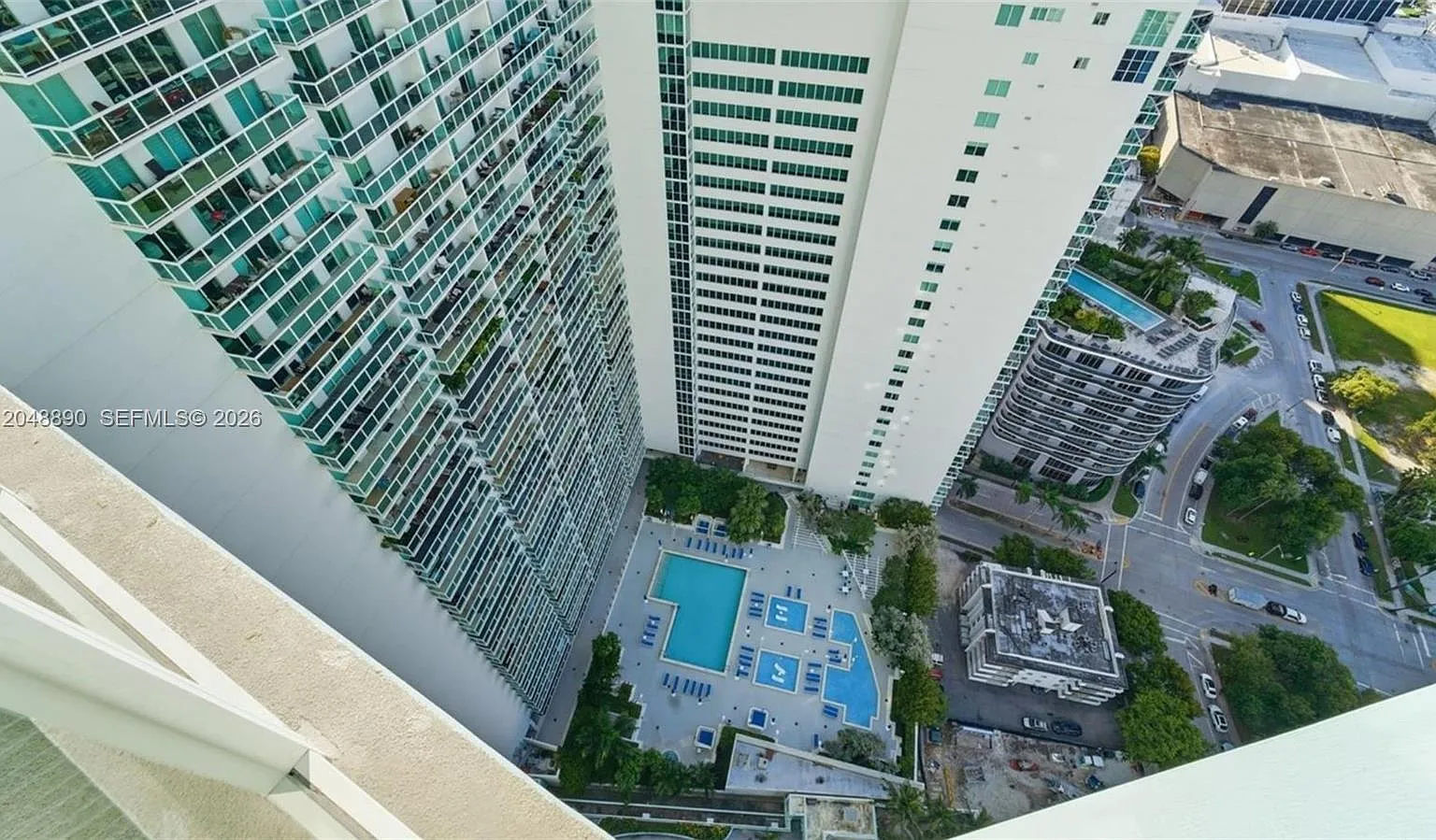 1 bed, 1.5 bath, 830 sqft, $3,000 — Photo 3