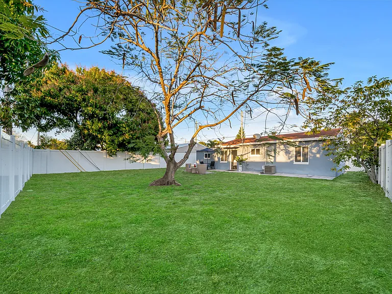 3331 Lake Ave — Photo 19