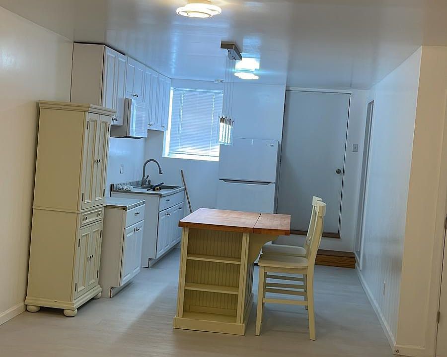 1st image of 21 Murray Ln #1A
