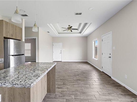 4th image of 912 N Kentucky St #3