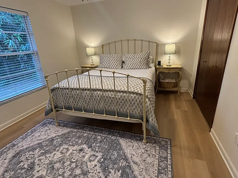 Bedroom #2. Queen bed.