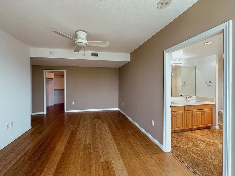 555 Front St #602 — Photo 25