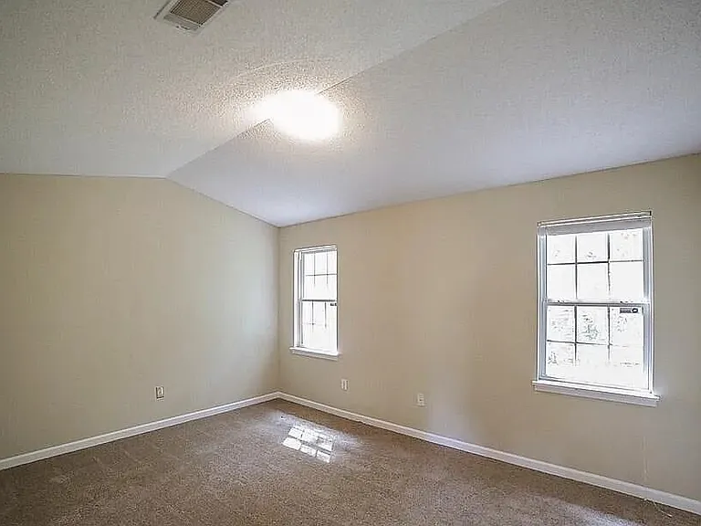 220 Harvest Way — Photo 8