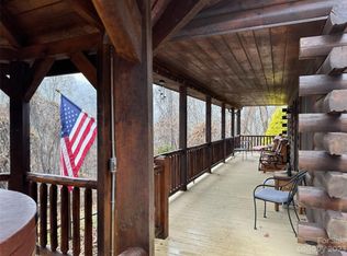 80 Mountain Range Dr, Whittier, NC 28789