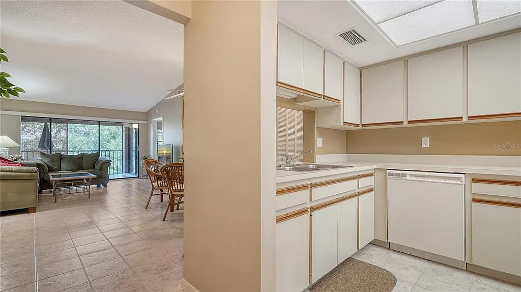 2 bed, 2.0 bath, 1125 sqft, $1,925 — Photo 4