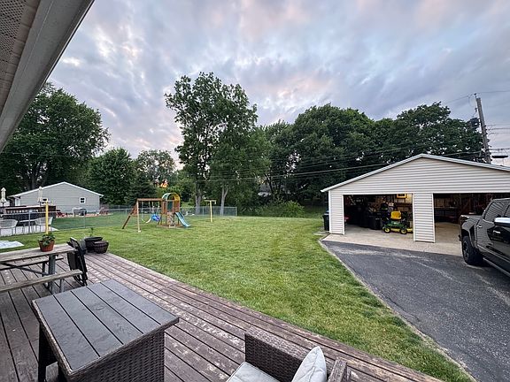 3rd image of 326 Rowe Dr