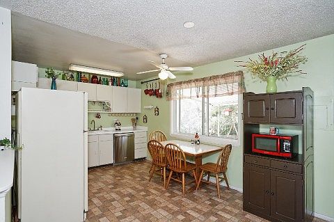 EAT IN KITCHEN AREA IS LARGE