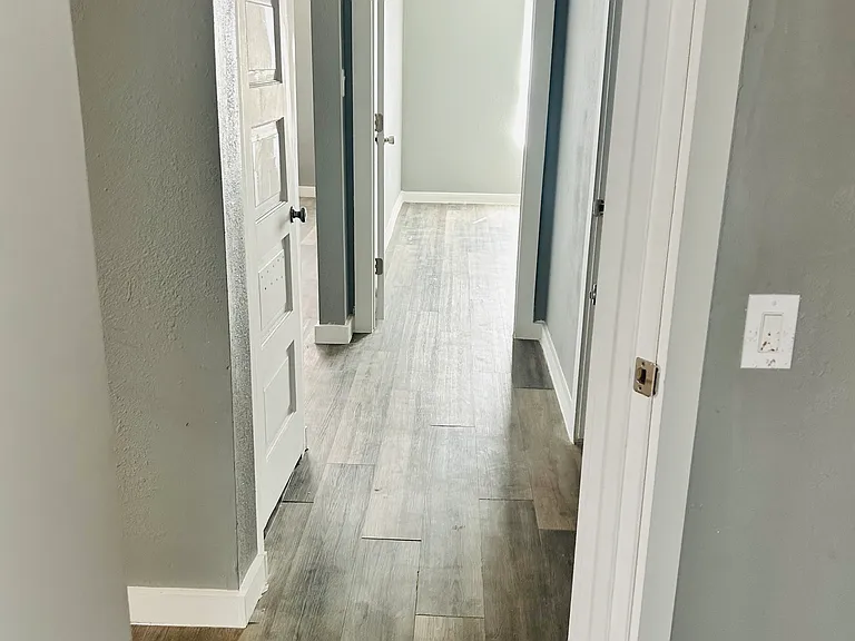 112 E Jefferson St — Photo 9